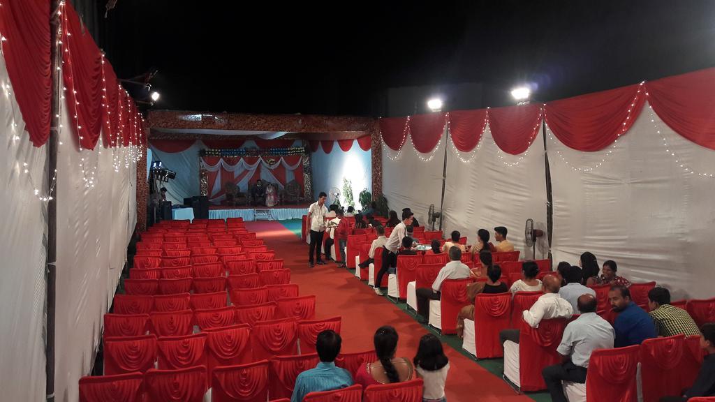 Hotel Saurab Dehradun Ngoại thất bức ảnh