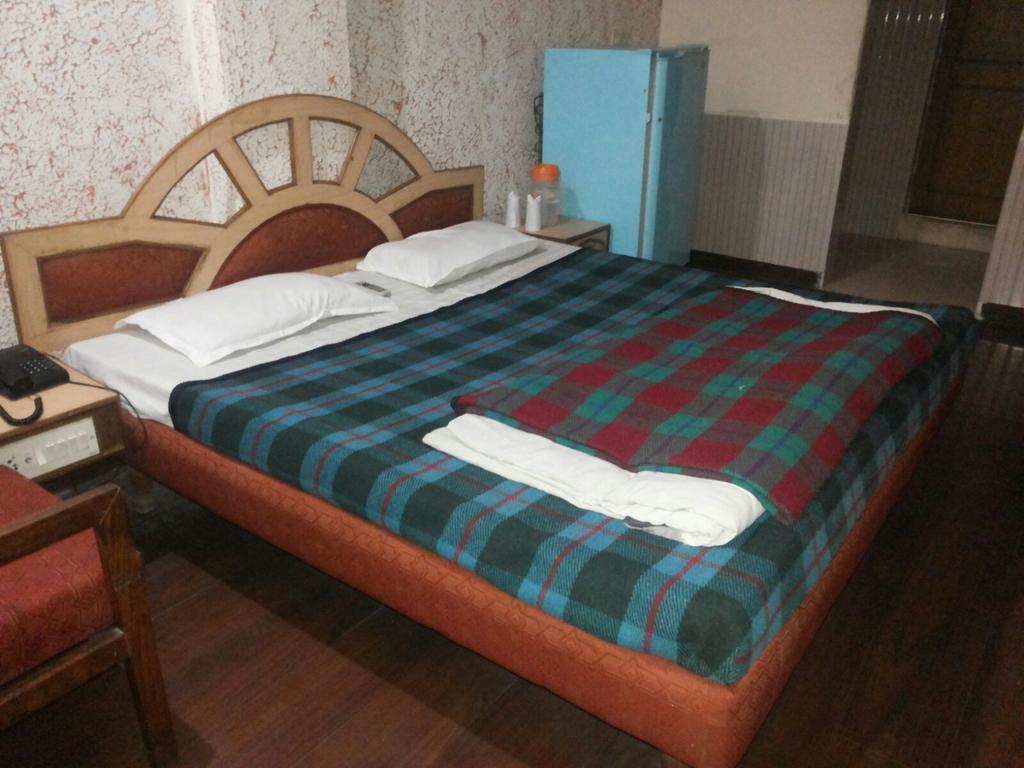 Hotel Saurab Dehradun Ngoại thất bức ảnh