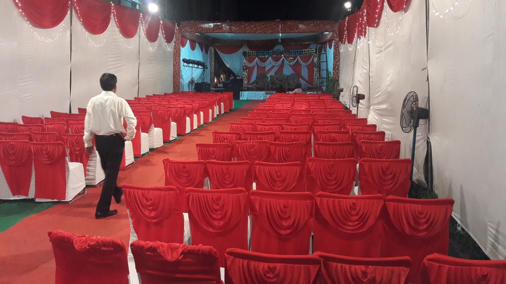 Hotel Saurab Dehradun Ngoại thất bức ảnh