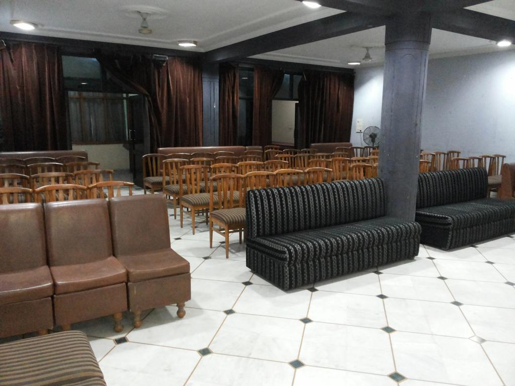 Hotel Saurab Dehradun Ngoại thất bức ảnh