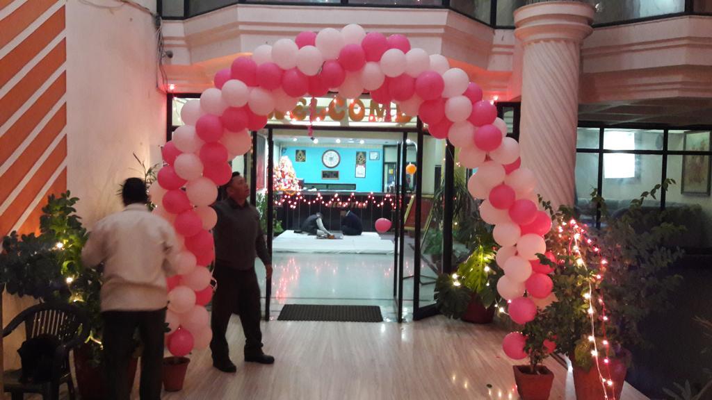 Hotel Saurab Dehradun Ngoại thất bức ảnh