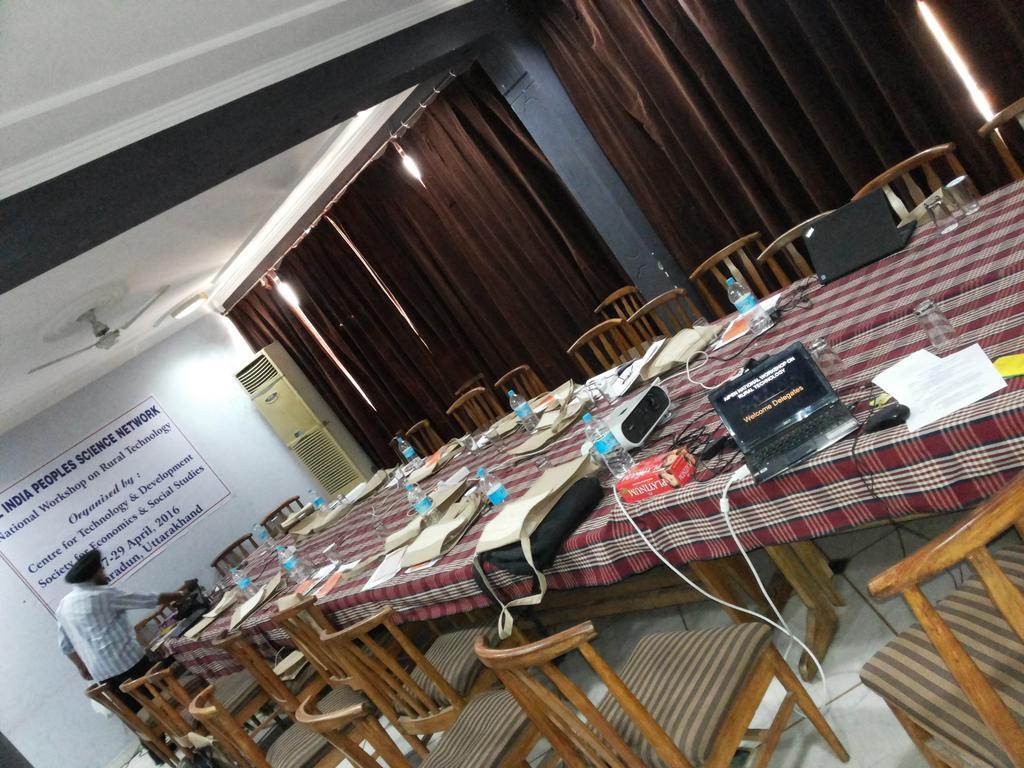 Hotel Saurab Dehradun Ngoại thất bức ảnh